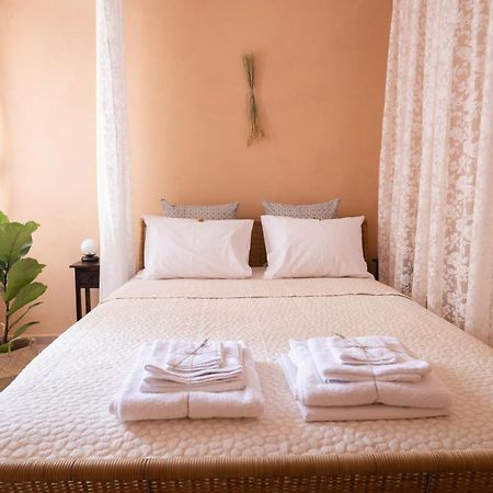 Mediterranean House - 12 Min From Acropolis! Apartment Athens Ngoại thất bức ảnh