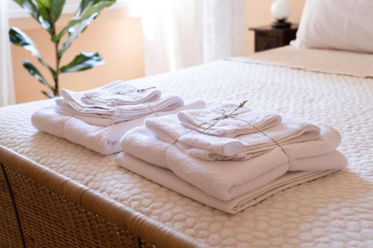 Mediterranean House - 12 Min From Acropolis! Apartment Athens Ngoại thất bức ảnh