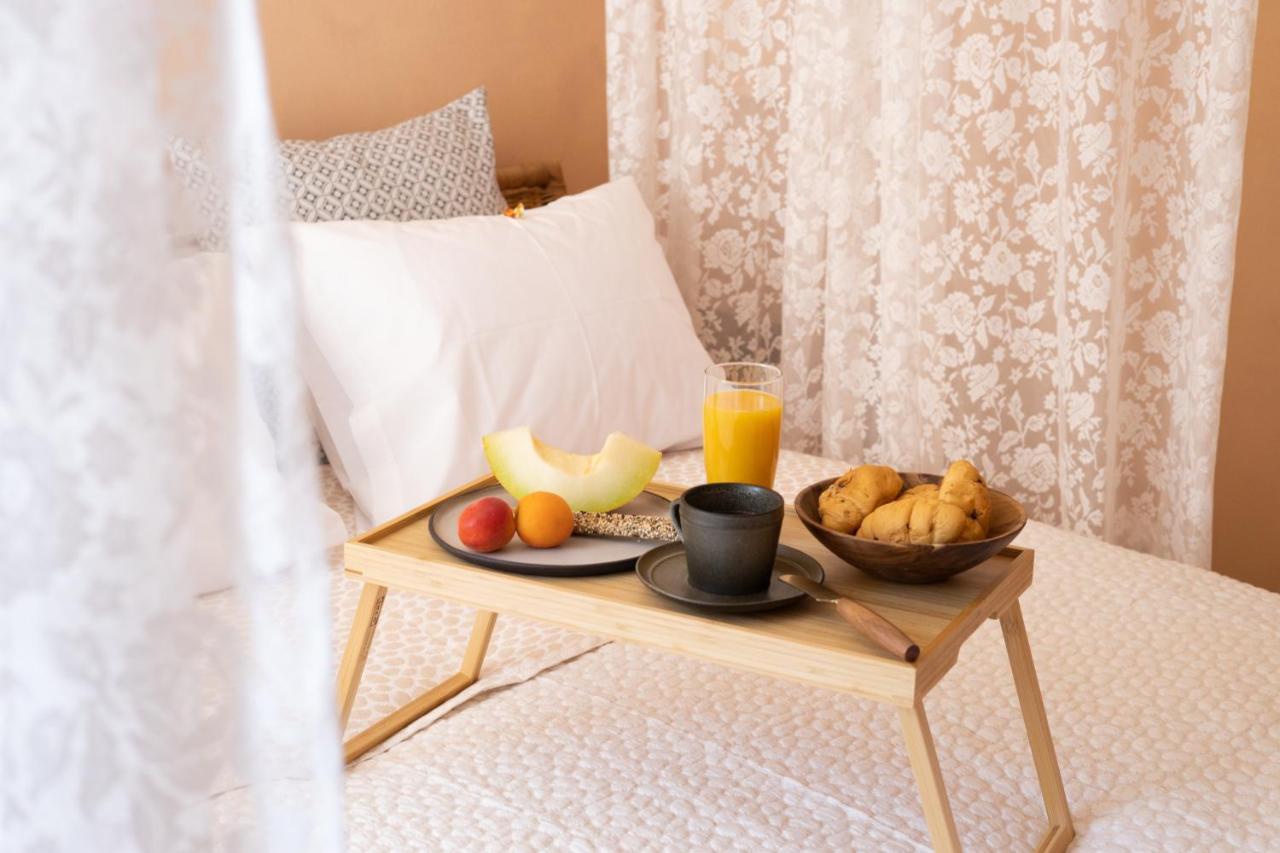 Mediterranean House - 12 Min From Acropolis! Apartment Athens Ngoại thất bức ảnh