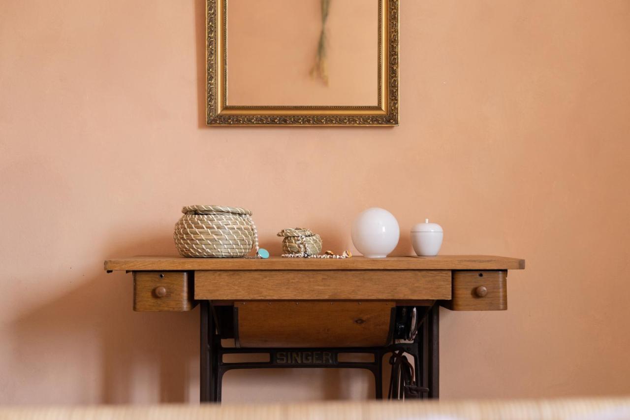 Mediterranean House - 12 Min From Acropolis! Apartment Athens Ngoại thất bức ảnh