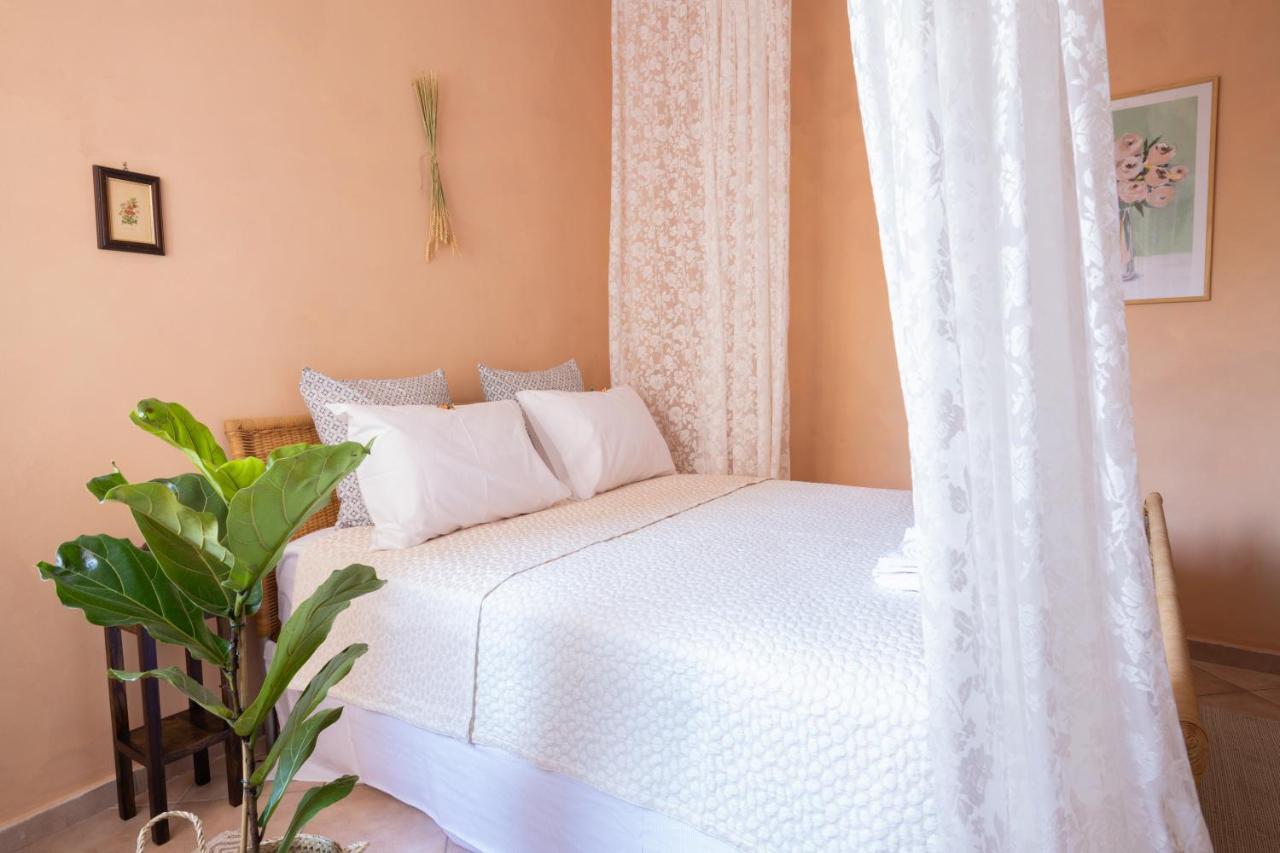 Mediterranean House - 12 Min From Acropolis! Apartment Athens Ngoại thất bức ảnh