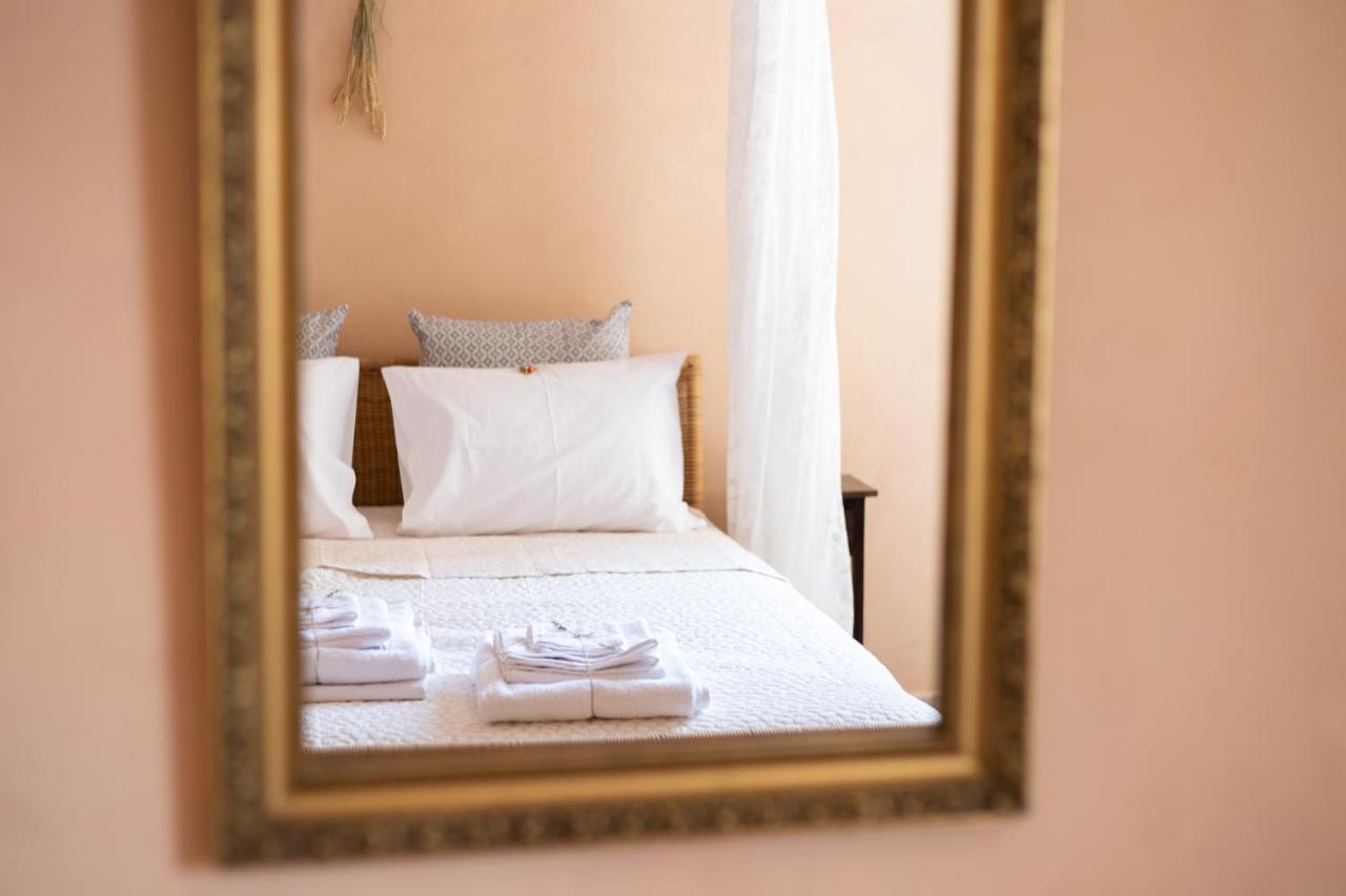 Mediterranean House - 12 Min From Acropolis! Apartment Athens Ngoại thất bức ảnh