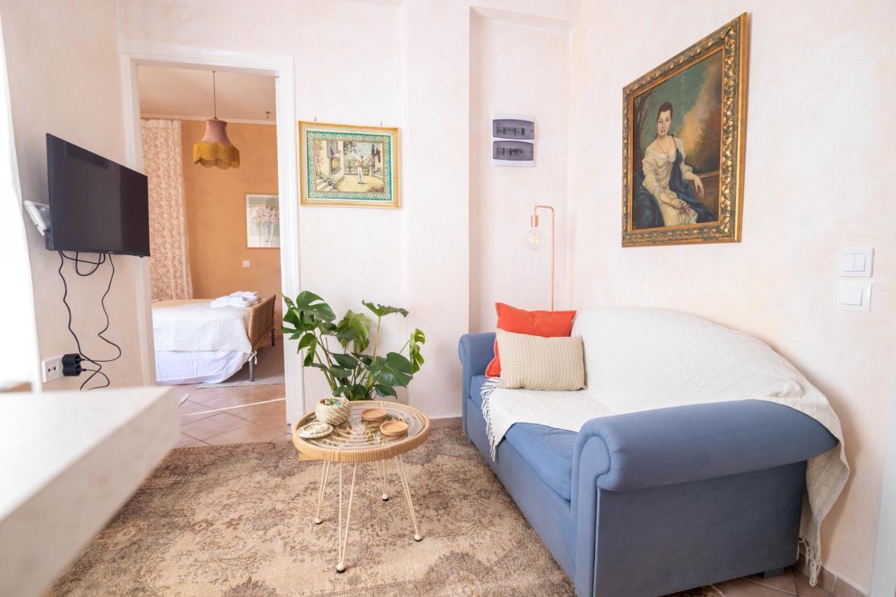 Mediterranean House - 12 Min From Acropolis! Apartment Athens Ngoại thất bức ảnh