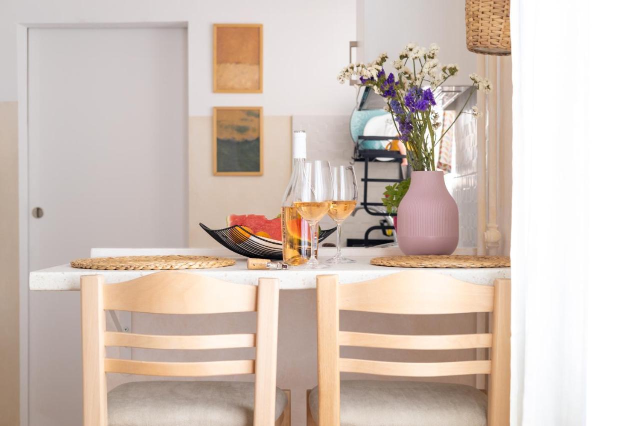 Mediterranean House - 12 Min From Acropolis! Apartment Athens Ngoại thất bức ảnh