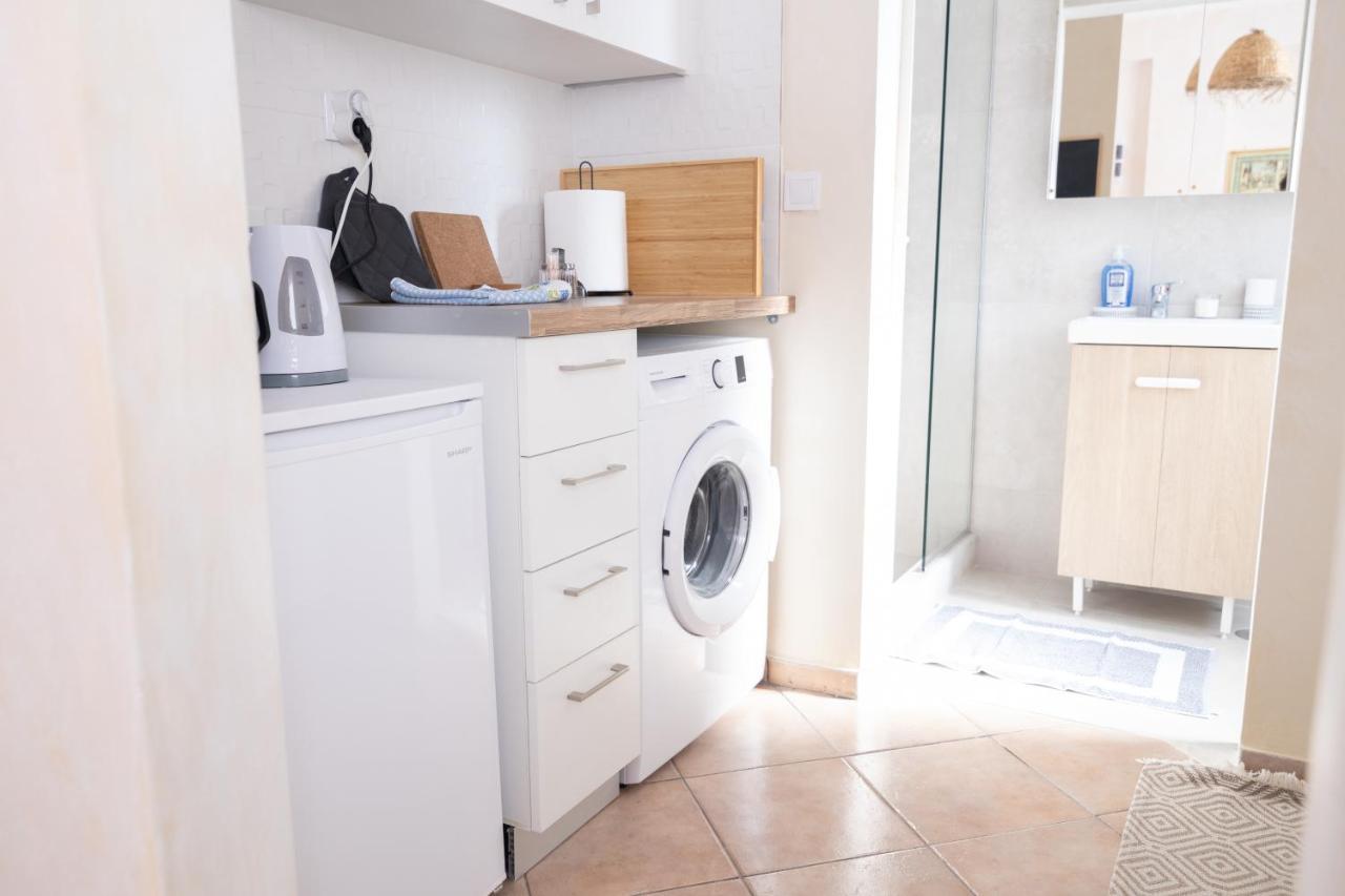 Mediterranean House - 12 Min From Acropolis! Apartment Athens Ngoại thất bức ảnh