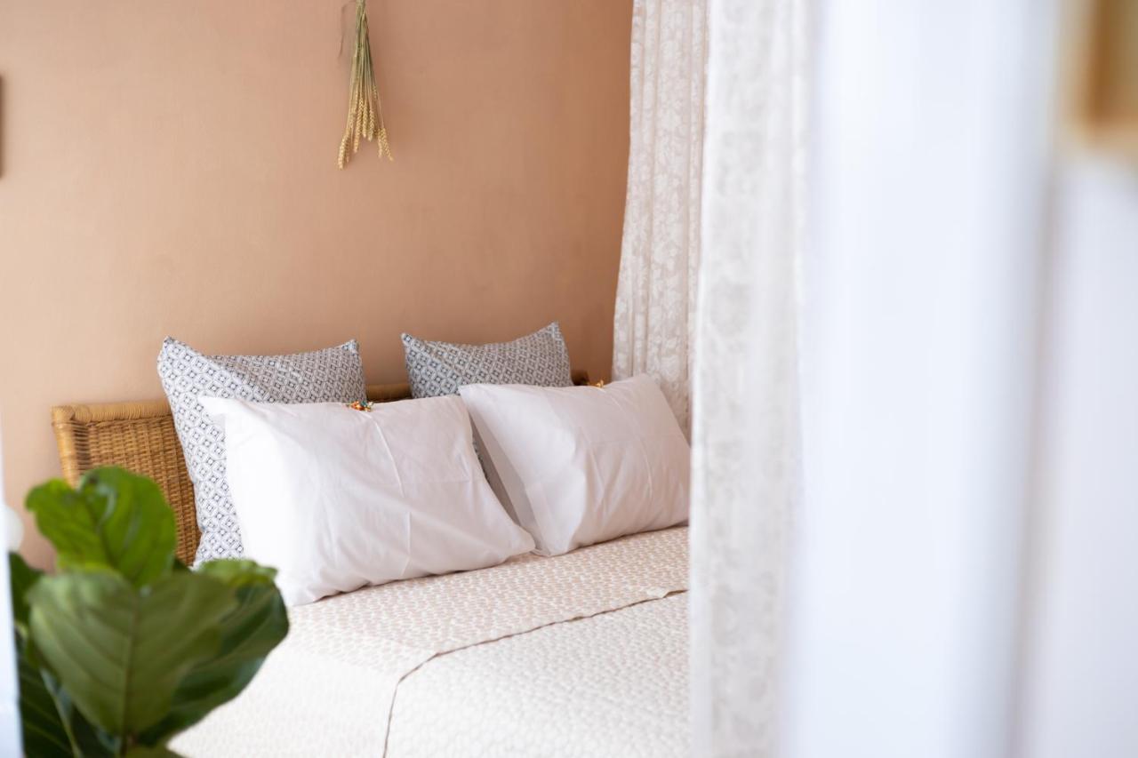 Mediterranean House - 12 Min From Acropolis! Apartment Athens Ngoại thất bức ảnh