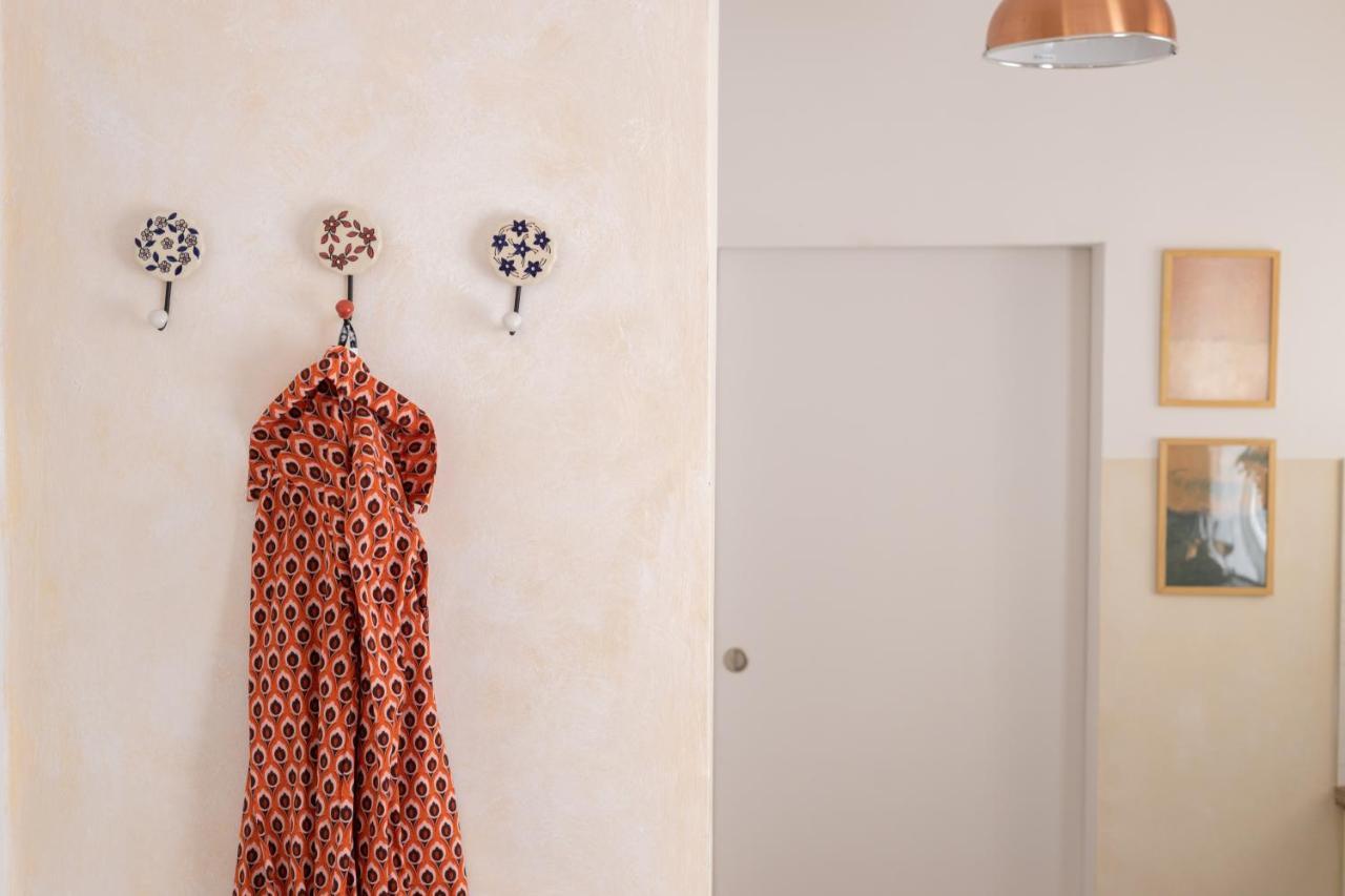 Mediterranean House - 12 Min From Acropolis! Apartment Athens Ngoại thất bức ảnh